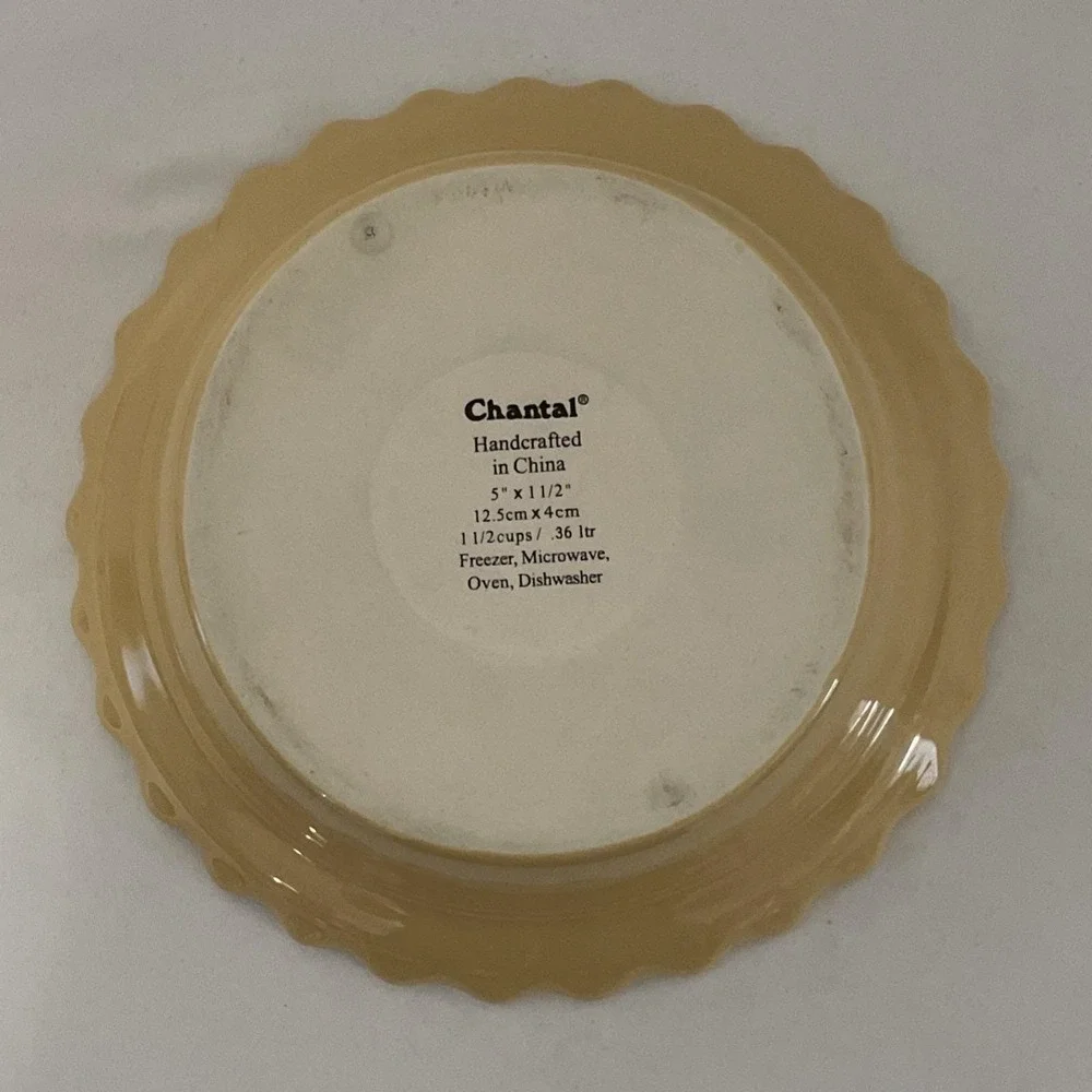 Chantal Yellow Scalloped Edge Pie Dish Freezer Microwave Bake Serve Stoneware